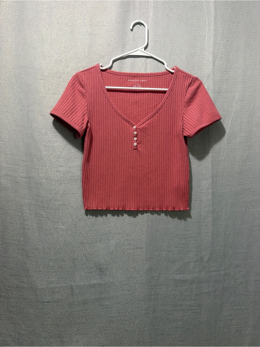 American Eagle Outfitters Ribbed V-Neck Crop Top - Rose